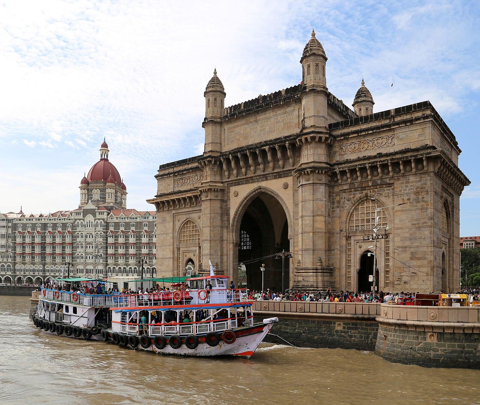 Mumbai, gateway of india